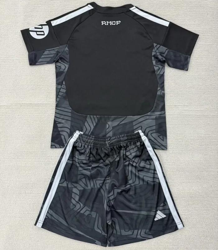 26/27 Real Madrid goalkeeper Adult Set black