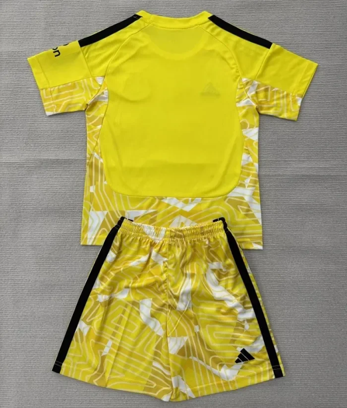 26/27 Newcastle United goalkeeper kids kit yellow