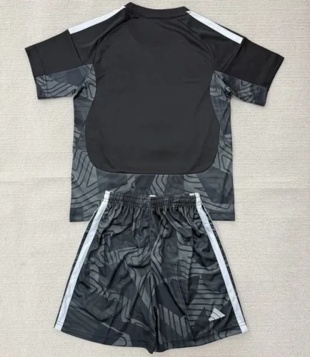 26/27 Celtic goalkeeper Adult Set Black