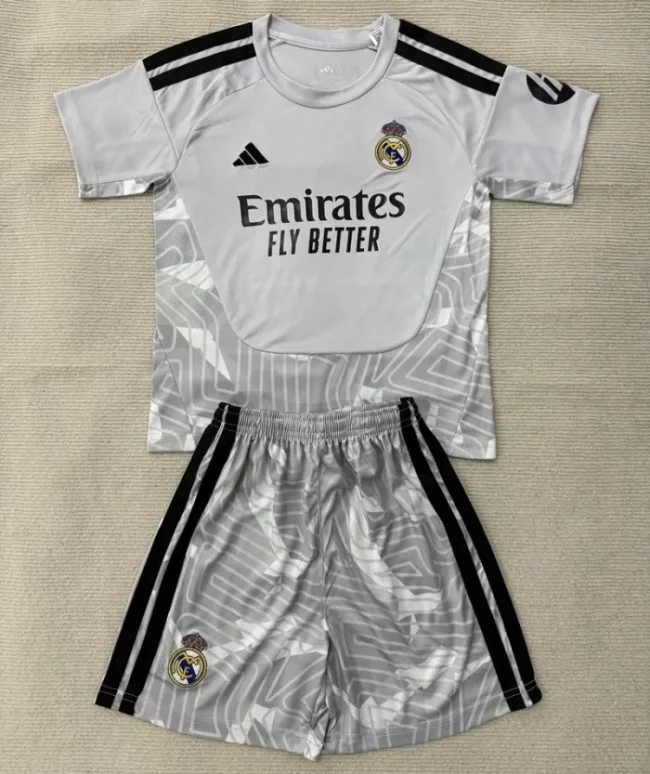 26/27 Real Madrid goalkeeper Adult Set grey
