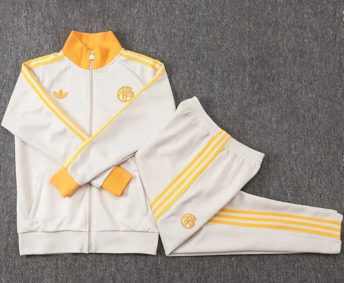 26/27 Bayern Munich Adult jacket beige