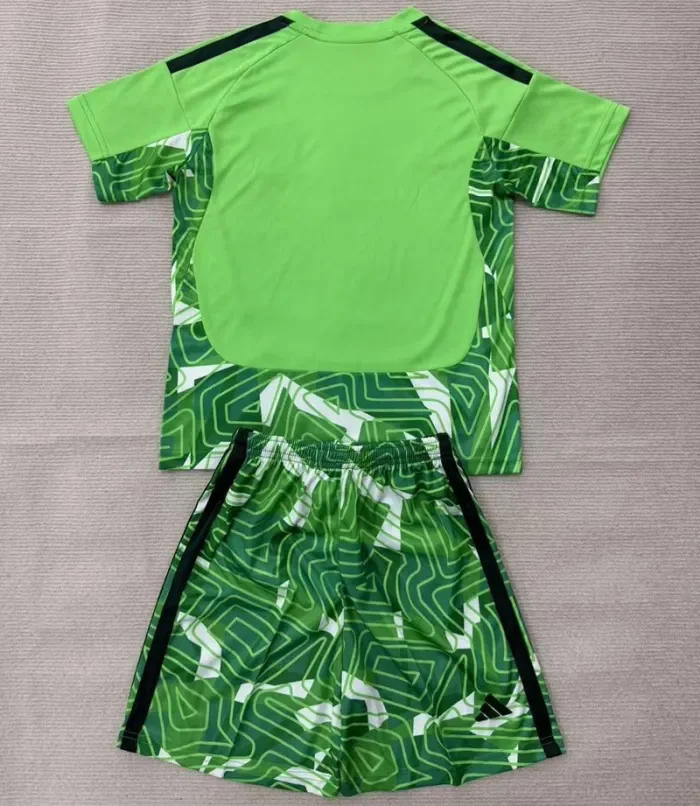 26/27 Manchester United goalkeeper kids kit green