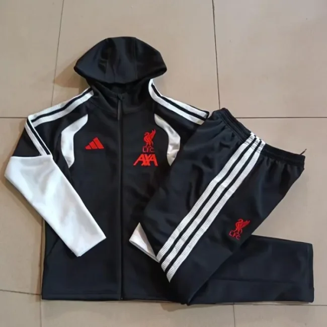 26/27 Liverpool kids jacket wear a hat black