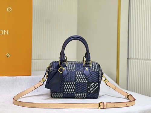 M40611，Leather bag ,5A , size 18x12x10cm ,no box,  B75-2979