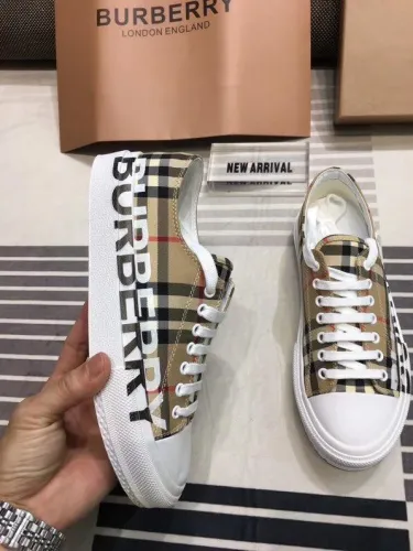 women flat sneakers shoes, size 35-40, with box , SS70-743