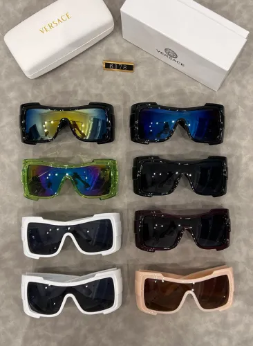 Blue light blocking sunglasses with the box and case ,G25-946-953