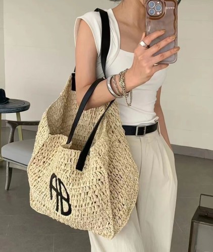 Woven raffia bag ,4A ,size 42x34cm, no box,  B68-6149