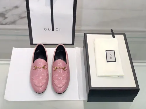 flat shoes  size 35-44, with box, SS60-777