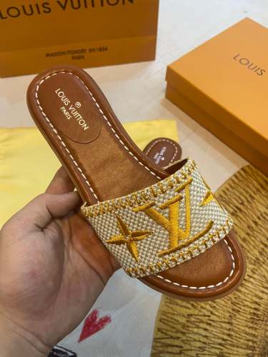 Flat leather sandals slippers , size 35-41 ,with box, SS50-923