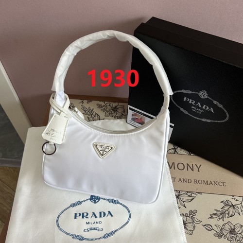 Nylon bag, AAA,size 20cm,no box,B50-1930-1935