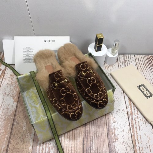 flat fur shoes, size 35-44, with box, SS70-277