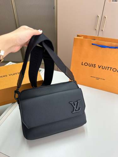 Leather  bag ,4A , size 27X7X17cm  ,no box, with dust bag,  B88-1658