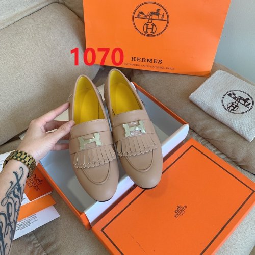 Women flat shoes, size 34-42, with box, SS70-1070