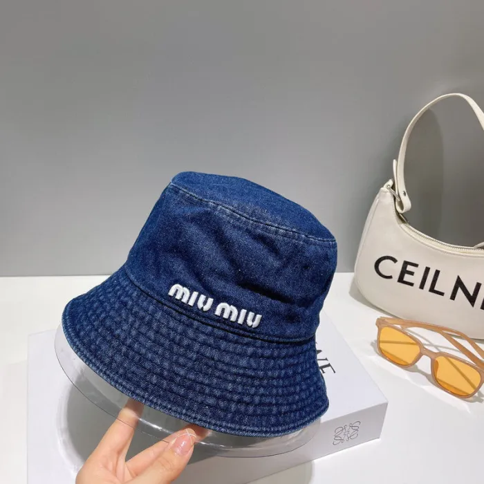men women hat ,no box. HX25-471-472