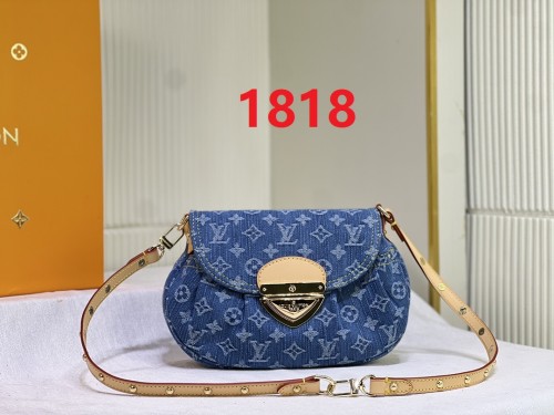 Leather and canvas bag ,5A , size 27x18x3cm,no box,  B88-1818