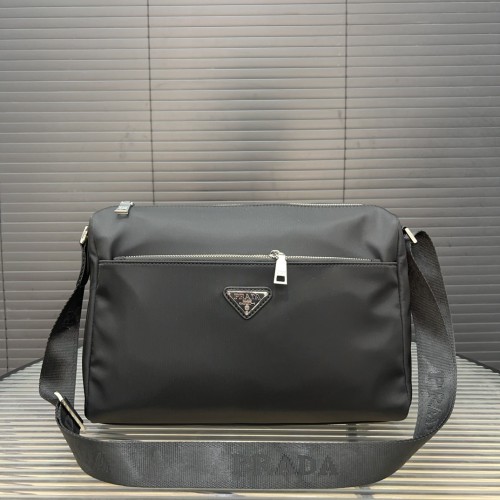 Nylon bag ,3A ,size 32x22cm,no box,  B68-47