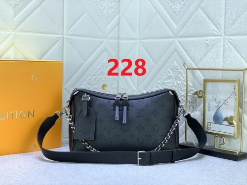 M24132 Canvas leather  bag ,5A,size 32x29x13cm, no box, B110-228