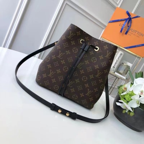 Leather bag ,AAAAA , size 26*26*17cm ,no box, B110-107