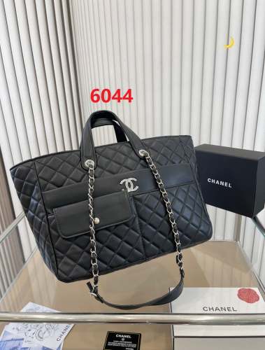 Split Leather  bag ,3A , size 35*26cm and 30*33cm ,no box,  B68-6044-6045