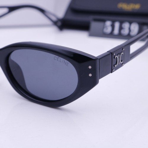 Blue light blocking sunglasses with the box and case ,G25-2589-2592