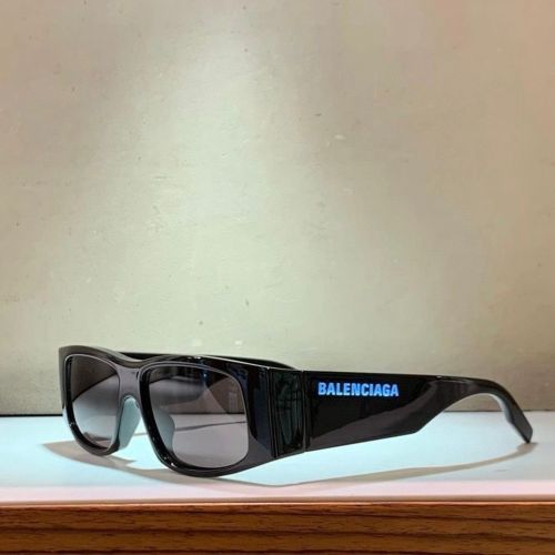 Blue light blocking sunglasses with the box and case ,G25-2369-2374