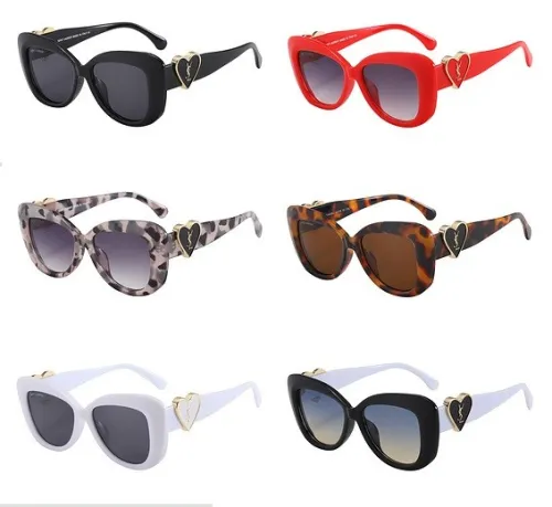 Blue light blocking sunglasses with the box and case ,G25-1032-1037