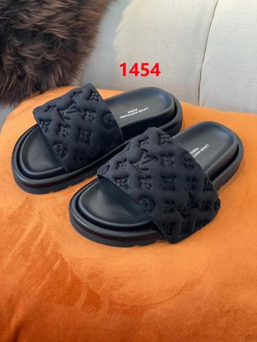 Flat leather sandals slippers , size 35-41 ,with box, SS60-1454-1458