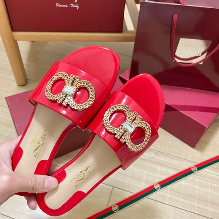 Flat leather sandals slippers , size 35-42 ,with box, SS50-1011-1019