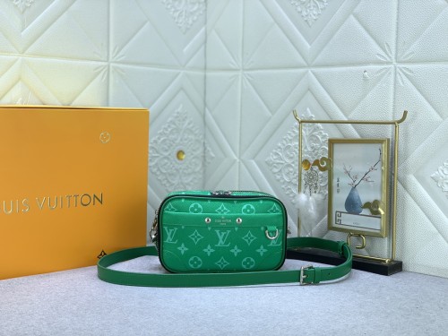 Leather bag ,5A , size 11x18.5x6.5cm ,no box,  B68-6094