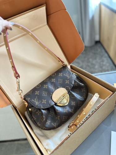 Split leather bag ,3A ,size 27x18x3cm,no box,  B75-3025