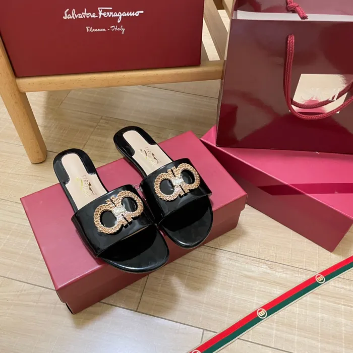 Flat leather sandals slippers , size 35-42 ,with box, SS50-1011-1019