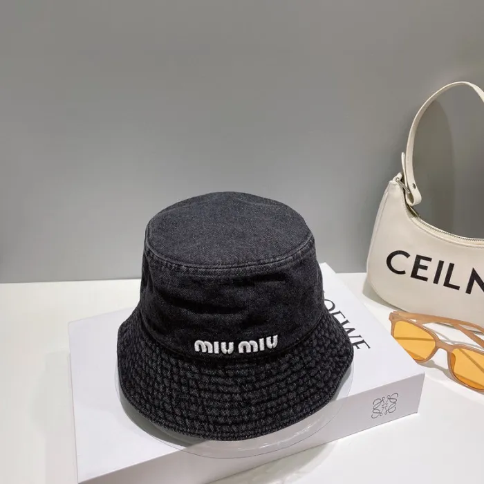 men women hat ,no box. HX25-471-472