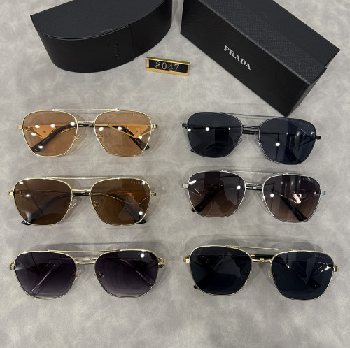 Blue light blocking sunglasses with the box and case ,G25-851-856