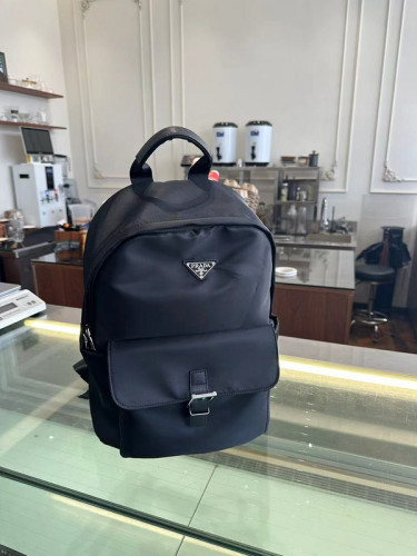Nylon bag bag ,budget ,size 42x29x15cm,no box,  B35-105