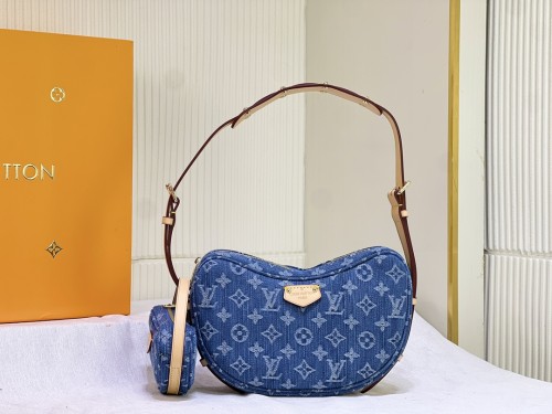 Leather and canvas bag ,5A , size 25x15x5cm,no box,  B88-1817