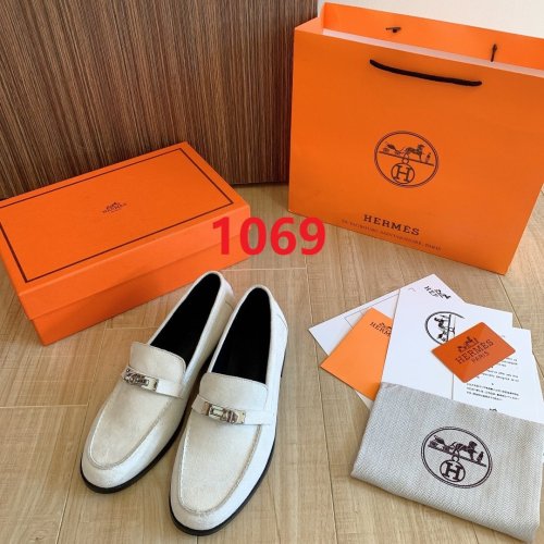 Women flat shoes, size 35-42, with box, SS70-1069