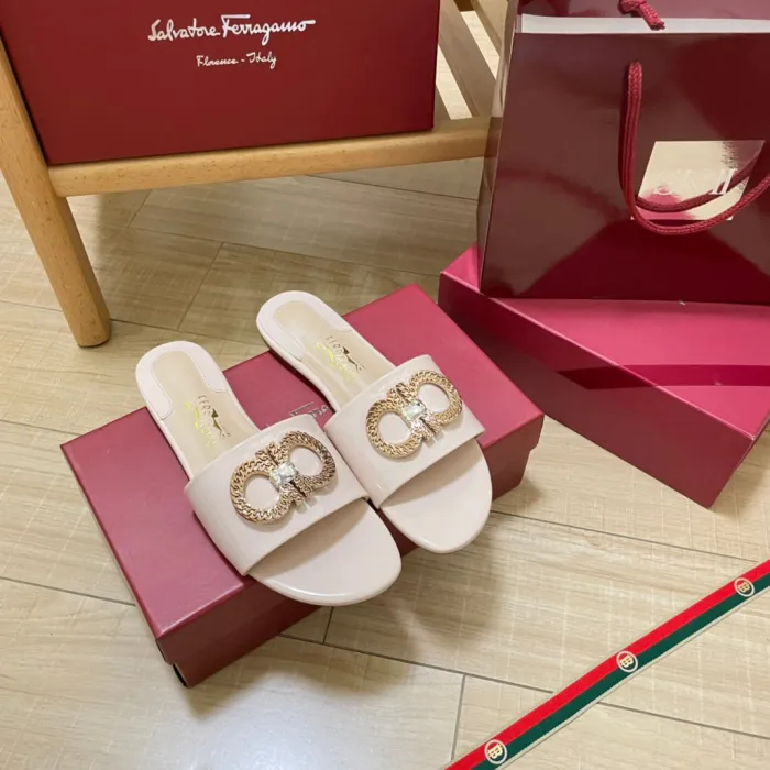 Flat leather sandals slippers , size 35-42 ,with box, SS50-1011-1019