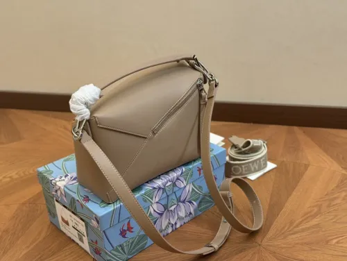 Leather bag ,4A ,size 24x18cm,no box,  B88-12-23