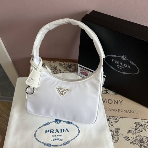 Nylon bag, AAA,size 20cm,no box,B50-1930-1935