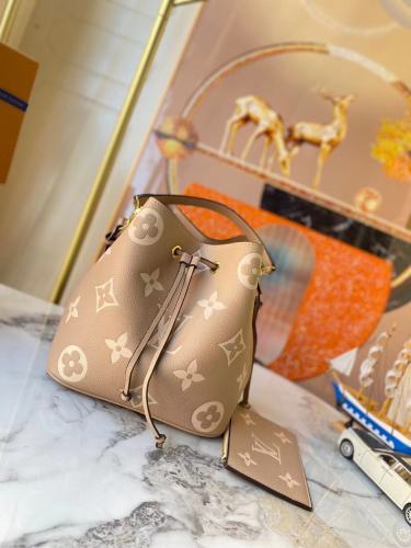Leather bag ,AAAAA ,. size 26*26*17cm ,no box, B110-108