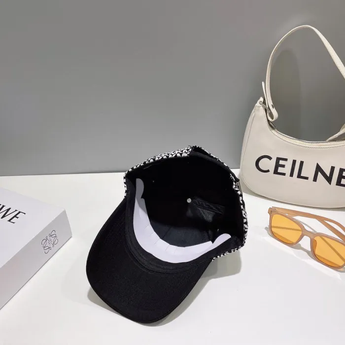 men women hat ,no box. HX25-468-470