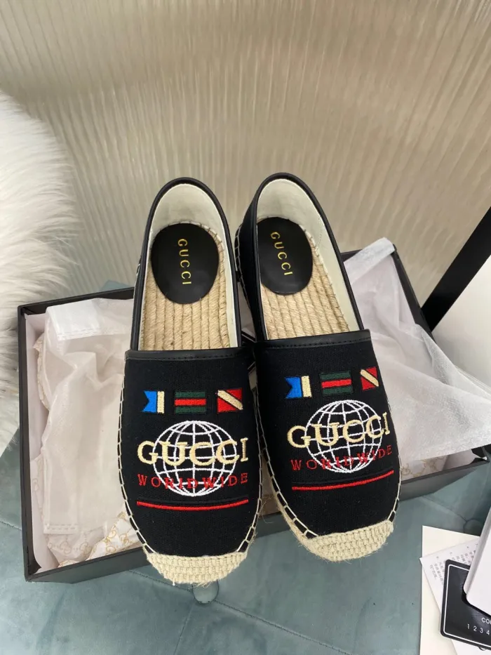 Women flat shoes ,size 35-41 ,with box, SS60-1518