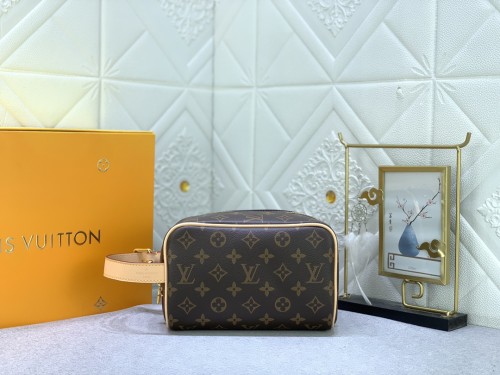 Leather bag ,5A , size 23x13x12cm ,no box,  B68-6096