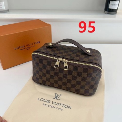 PU leather bag ,budget ,size 25x14x13cm,no box,  B35-95-101