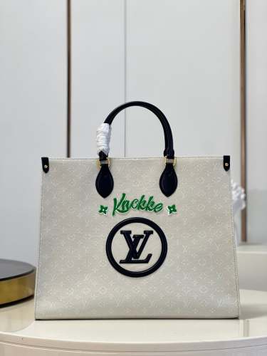 Waterproof canvas bag ,AAAAA ,size 41*34*17cm ,no box, B130-21