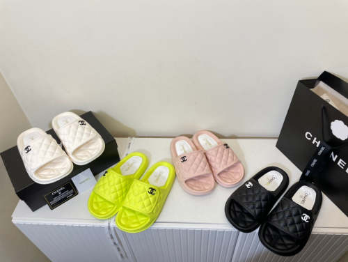 Flat leather sandals slippers , size 35-40 ,with box, SS50-953-956
