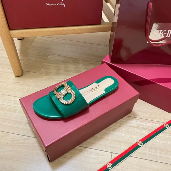 Flat leather sandals slippers , size 35-42 ,with box, SS50-1011-1019