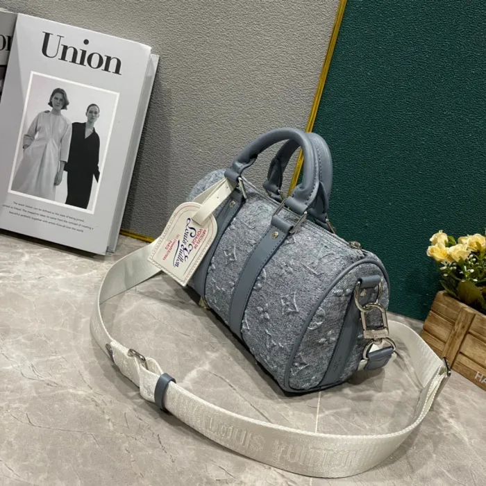 M22762,canvas+ leather bag ,5A , size 25x15x11cm ,no box,  B88-1757