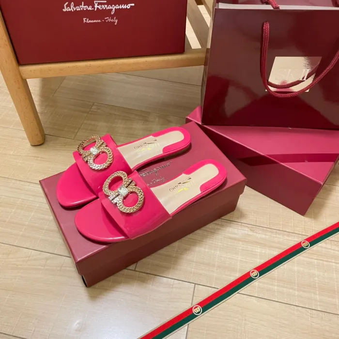 Flat leather sandals slippers , size 35-42 ,with box, SS50-1011-1019