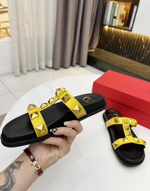 Flat leather sandals slippers , size 35-40 ,with box, SS70-1226-1231